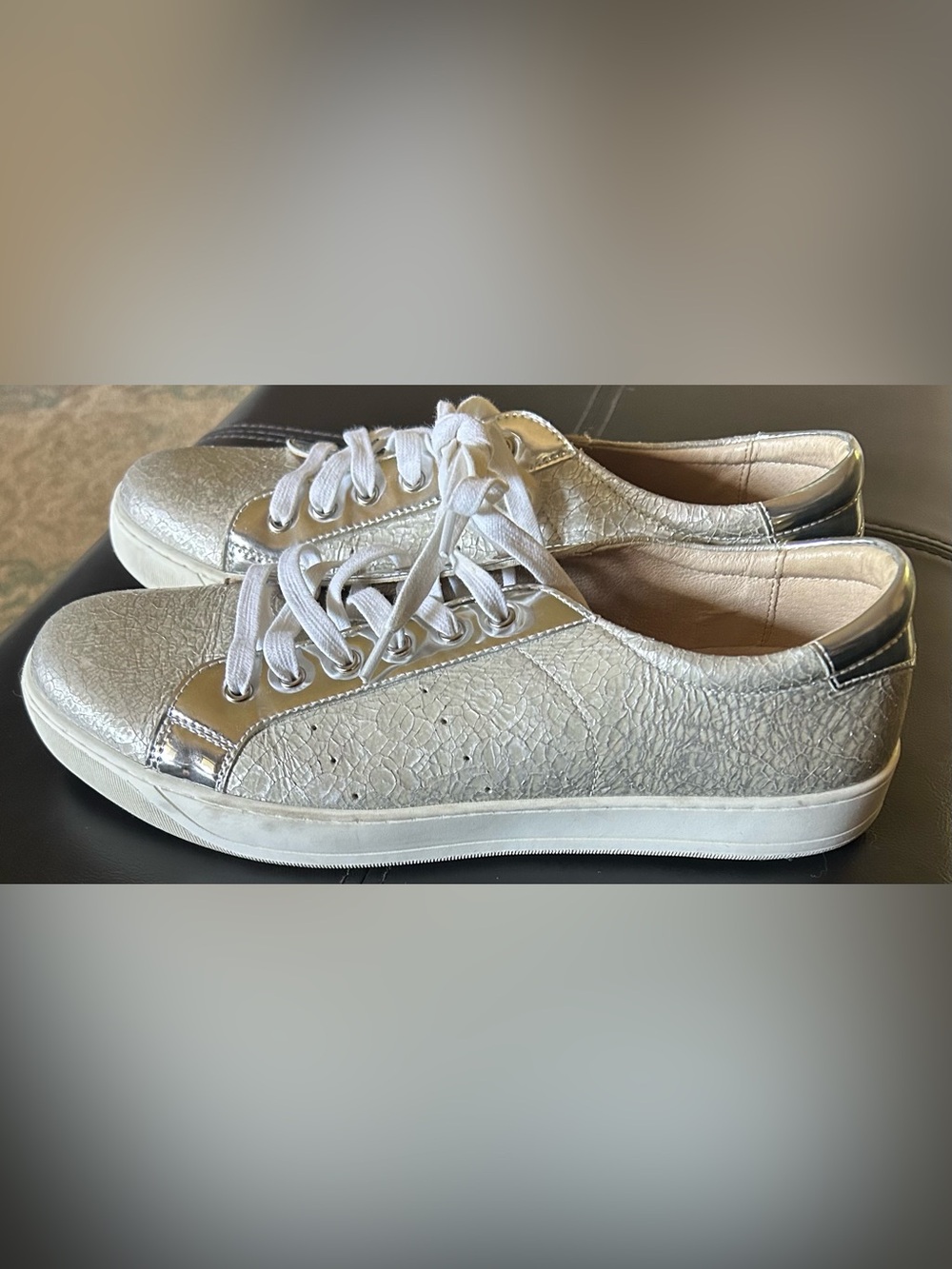 Women's Johnston & Murphy Metallic Silver Low-Top Lace-Up Sneakers Size 9 M